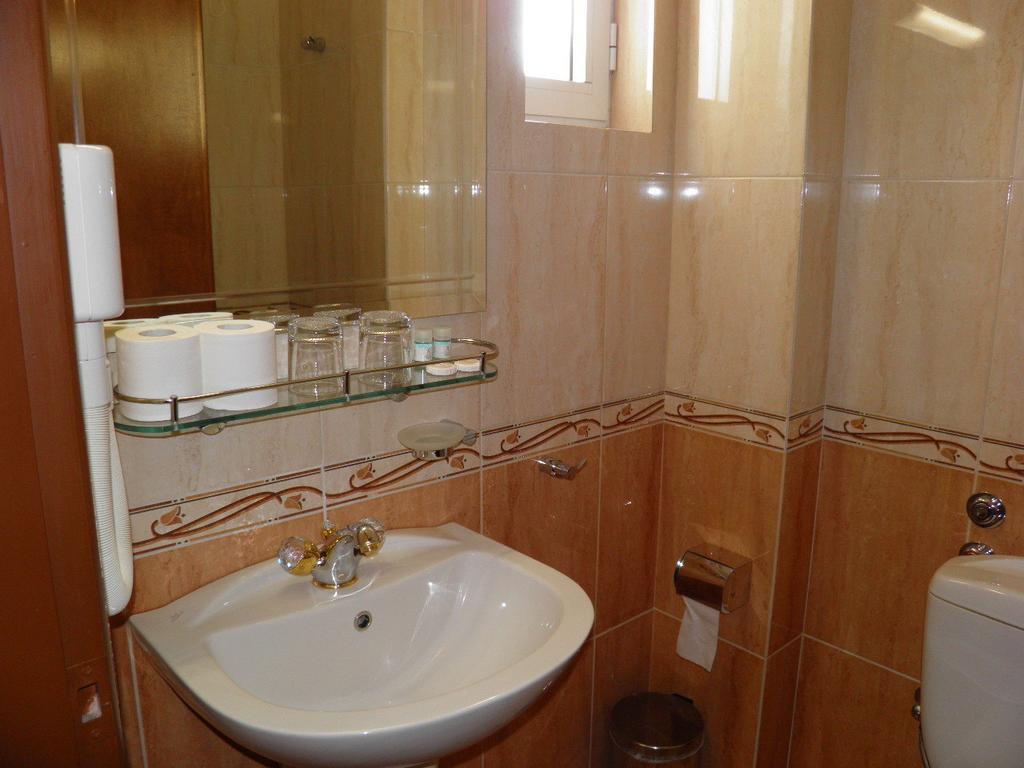 Hotel Meletiou Thebes Oda fotoğraf